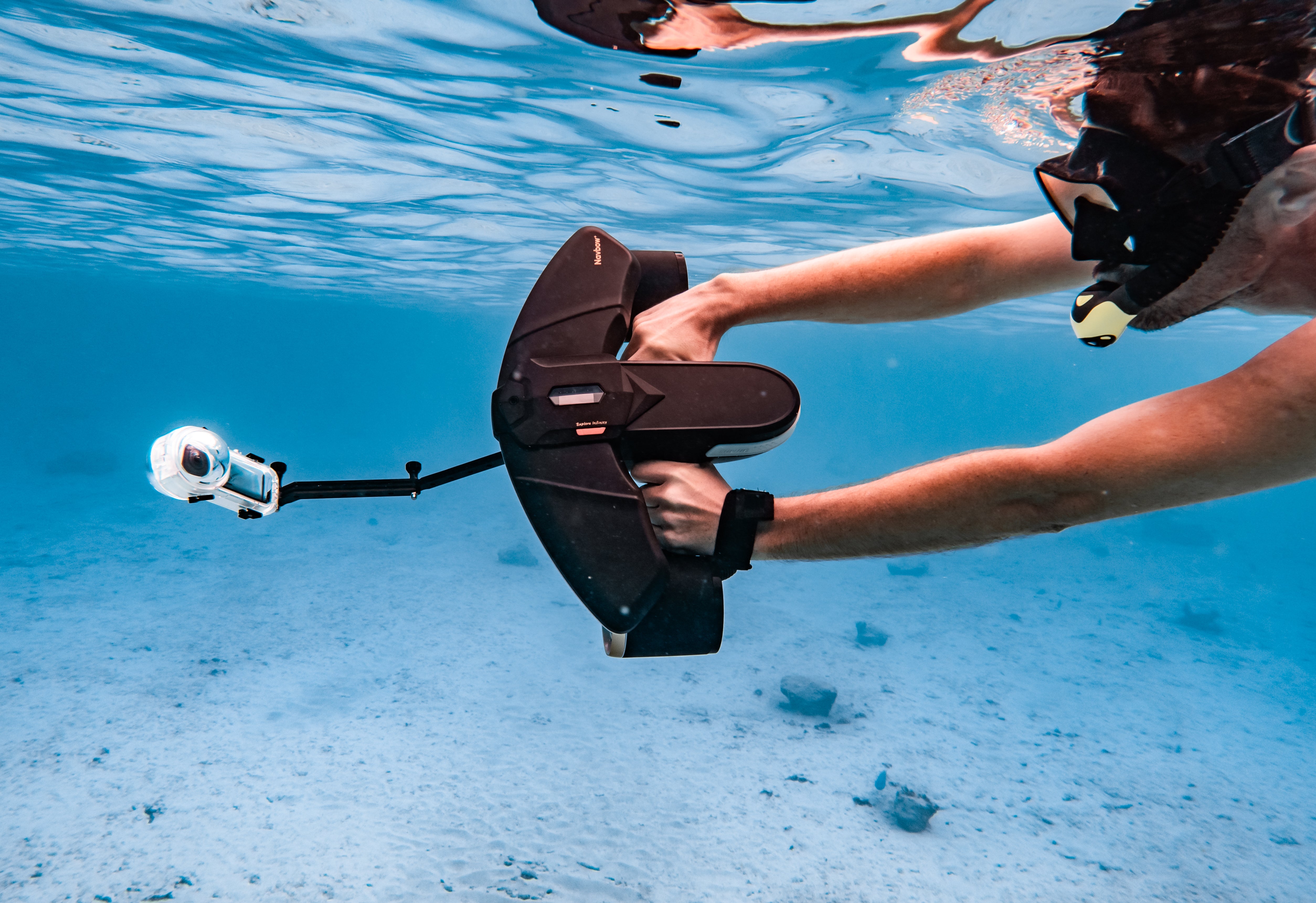 Sublue Navbow+ Smart Underwater Scooter